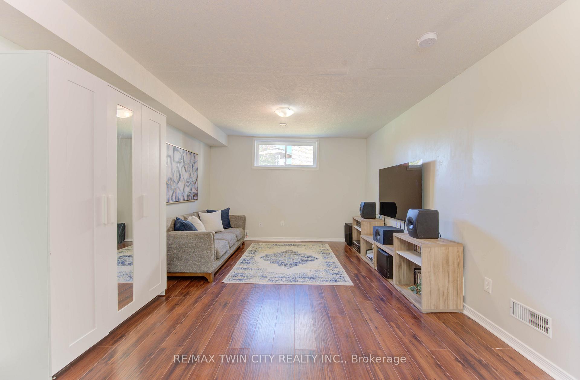 Photo 37 of 224 Sunny Meadow Court, Kitchener — HOMEH
