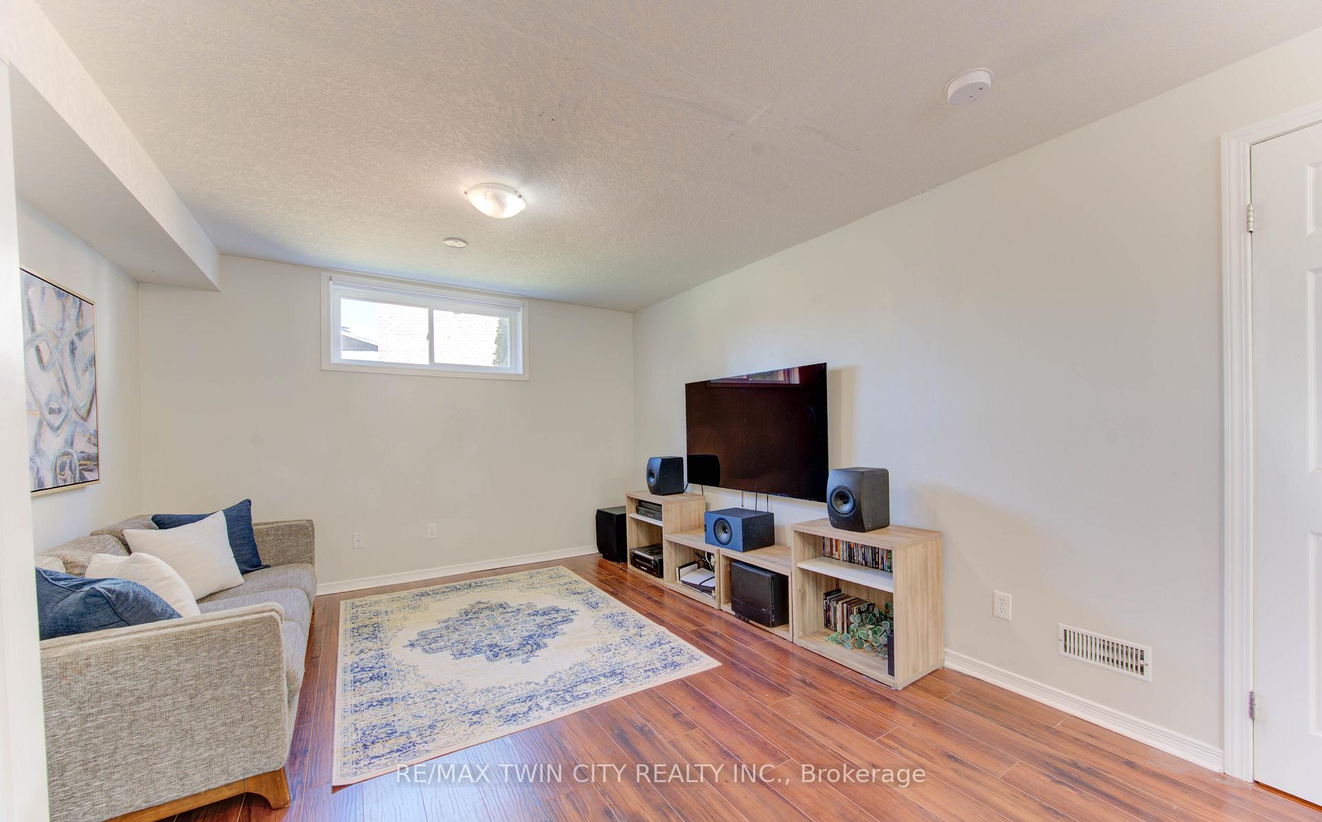Photo 39 of 224 Sunny Meadow Court, Kitchener — HOMEH