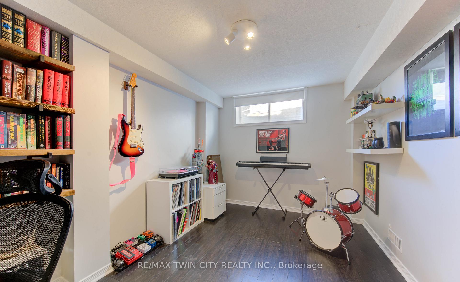 Photo 42 of 224 Sunny Meadow Court, Kitchener — HOMEH