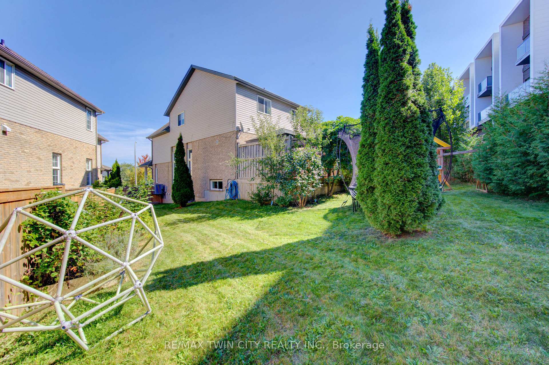 Photo 43 of 224 Sunny Meadow Court, Kitchener — HOMEH