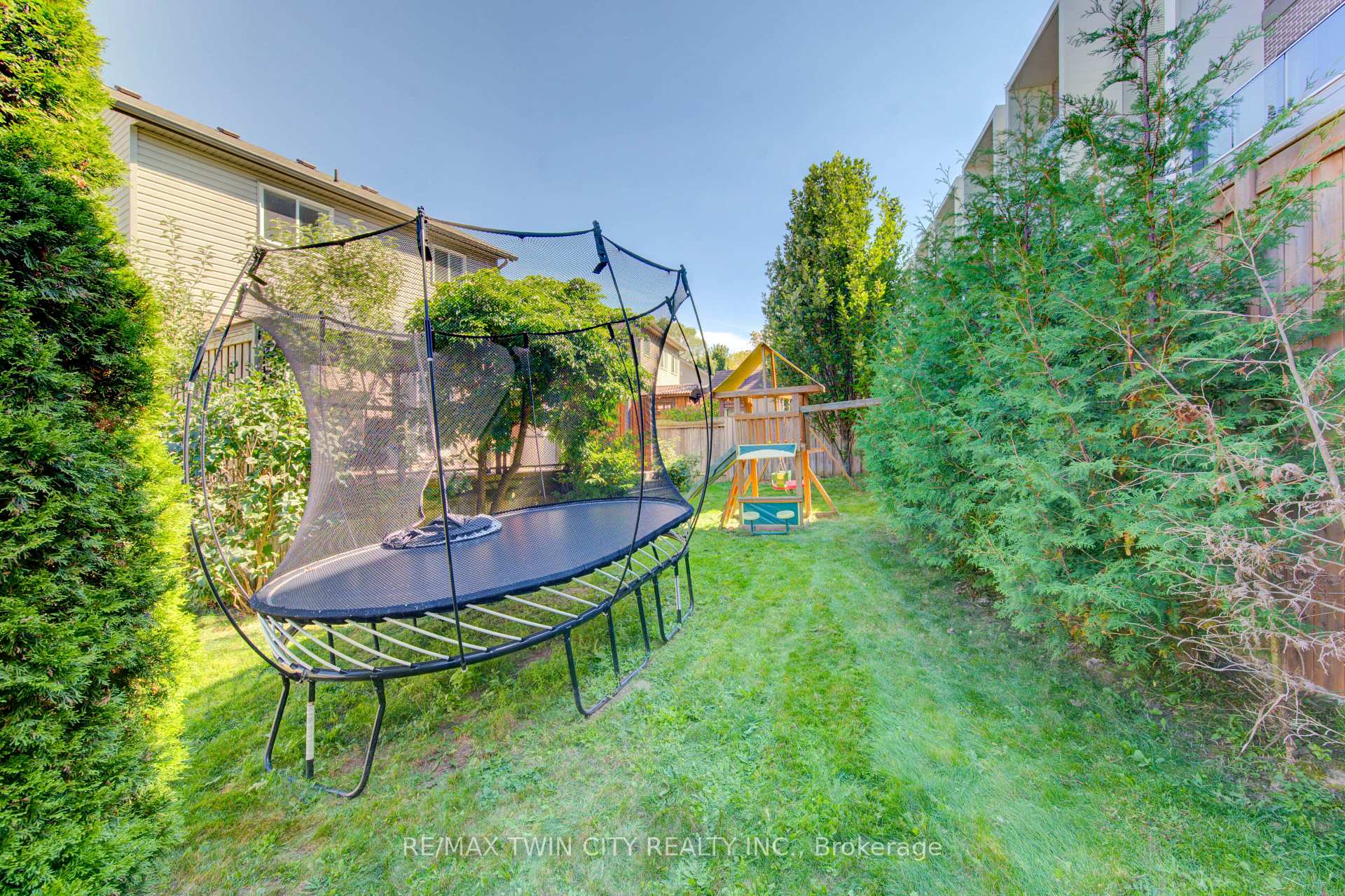Photo 44 of 224 Sunny Meadow Court, Kitchener — HOMEH