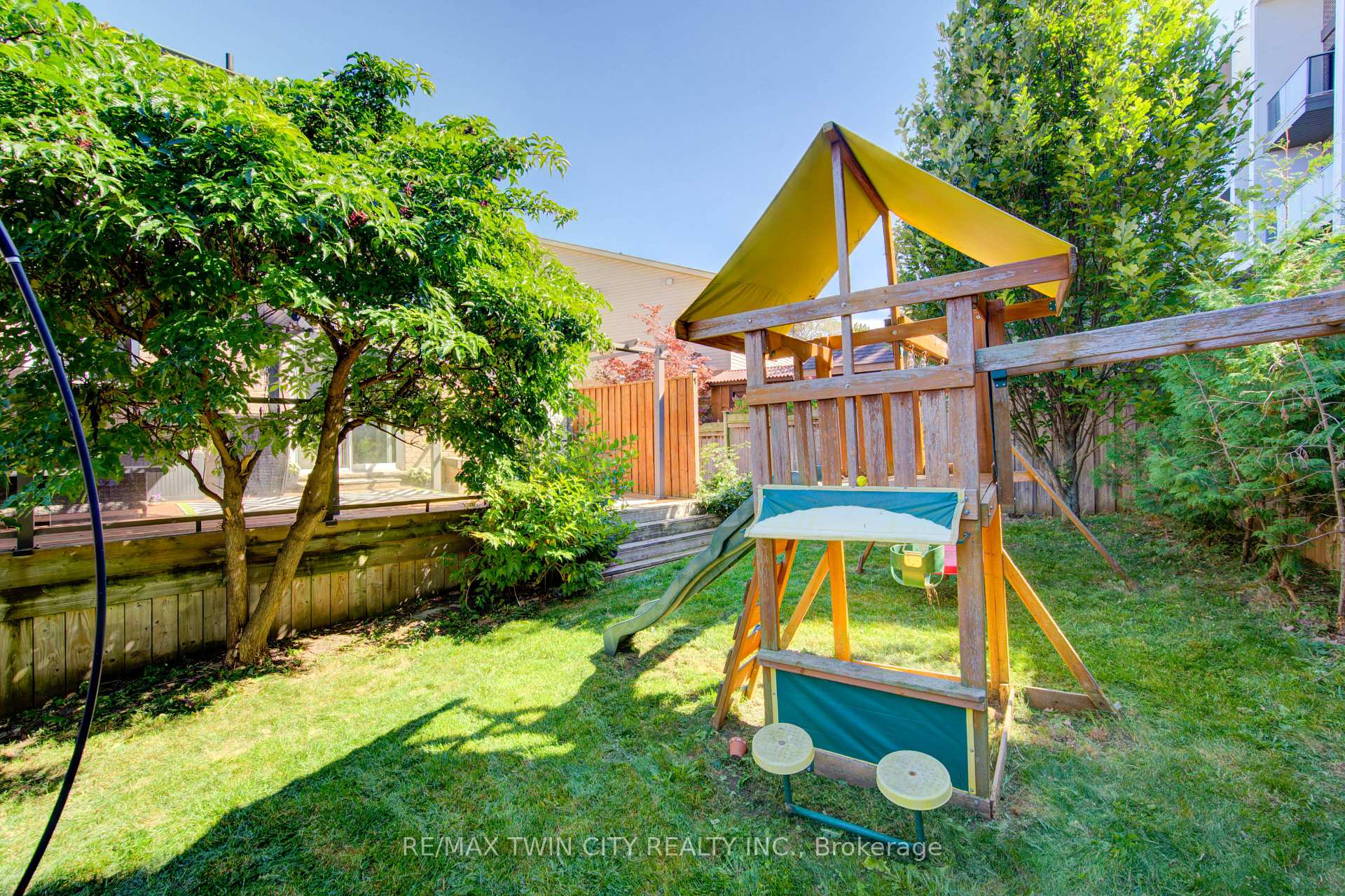 Photo 45 of 224 Sunny Meadow Court, Kitchener — HOMEH
