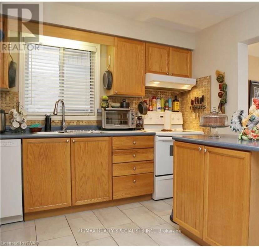 Photo 7 of 116 Veronica Drive, Kitchener — HOMEH
