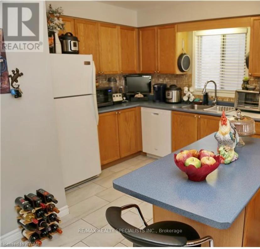 Photo 8 of 116 Veronica Drive, Kitchener — HOMEH
