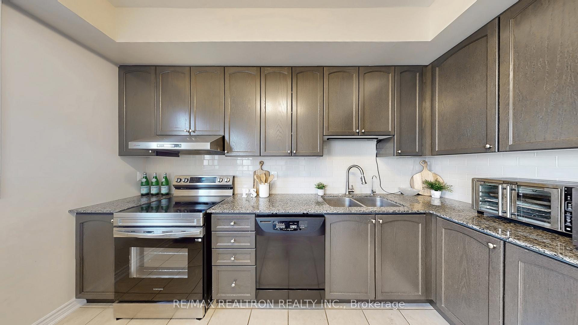 Photo 10 of 9 Haute Lane, Markham, Cathedraltown — HOMEH
