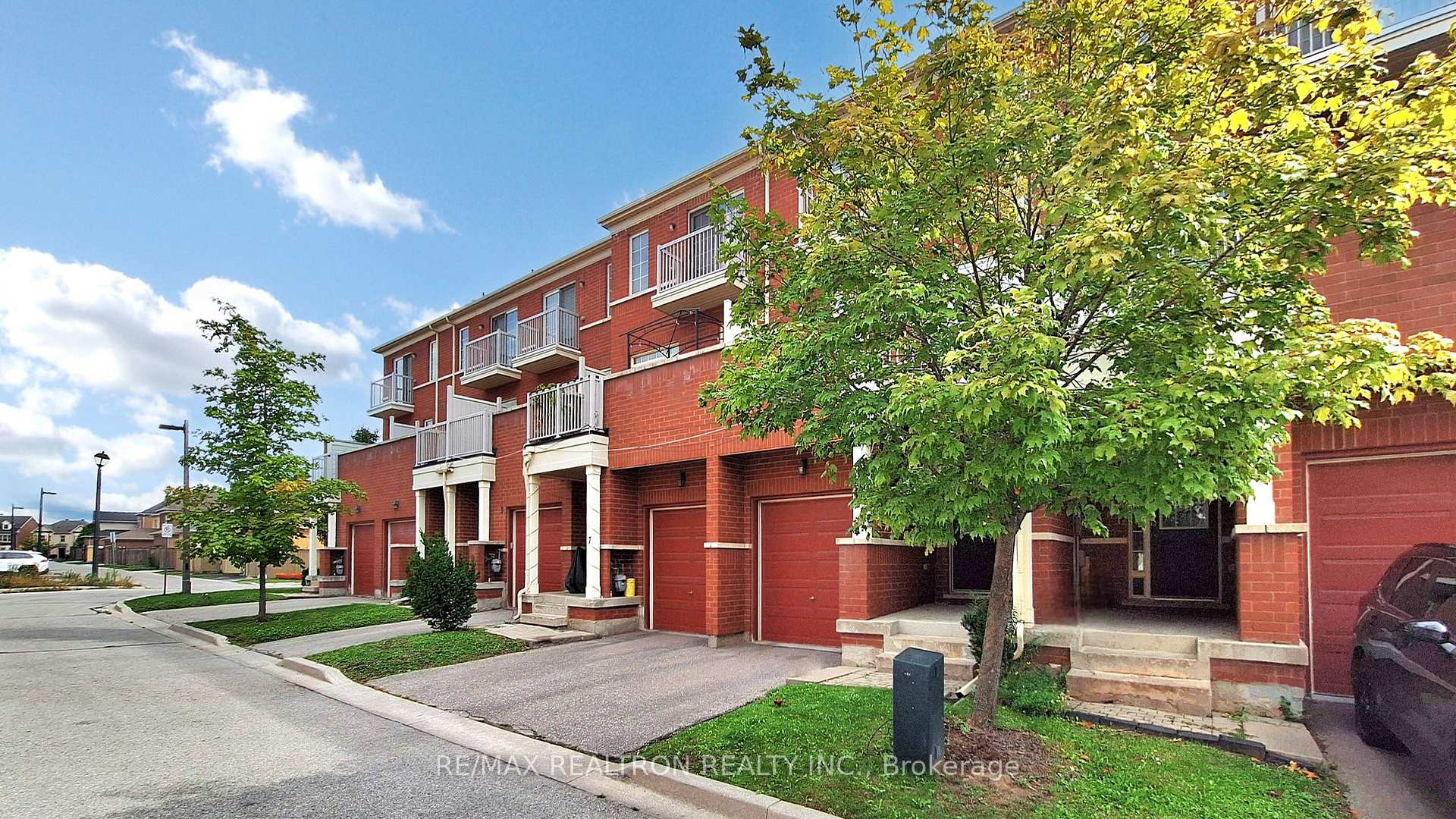 Photo 39 of 9 Haute Lane, Markham, Cathedraltown — HOMEH