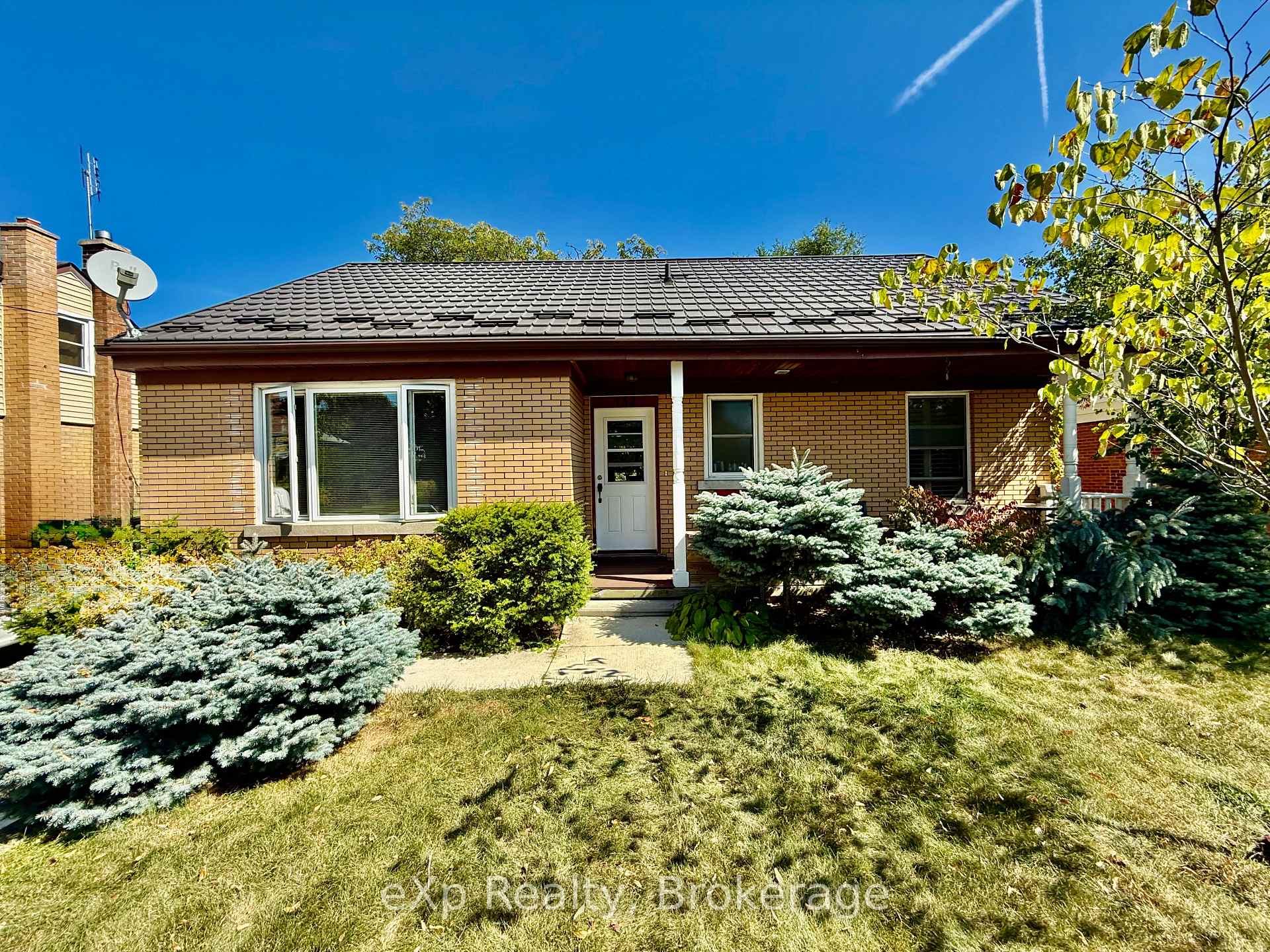 Photo 2 of 152 Kehl Street, Kitchener — HOMEH