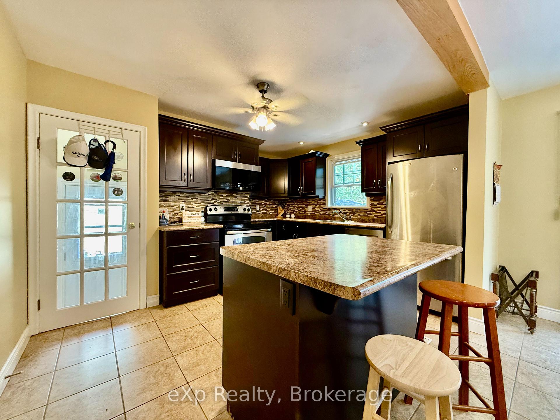 Photo 8 of 152 Kehl Street, Kitchener — HOMEH