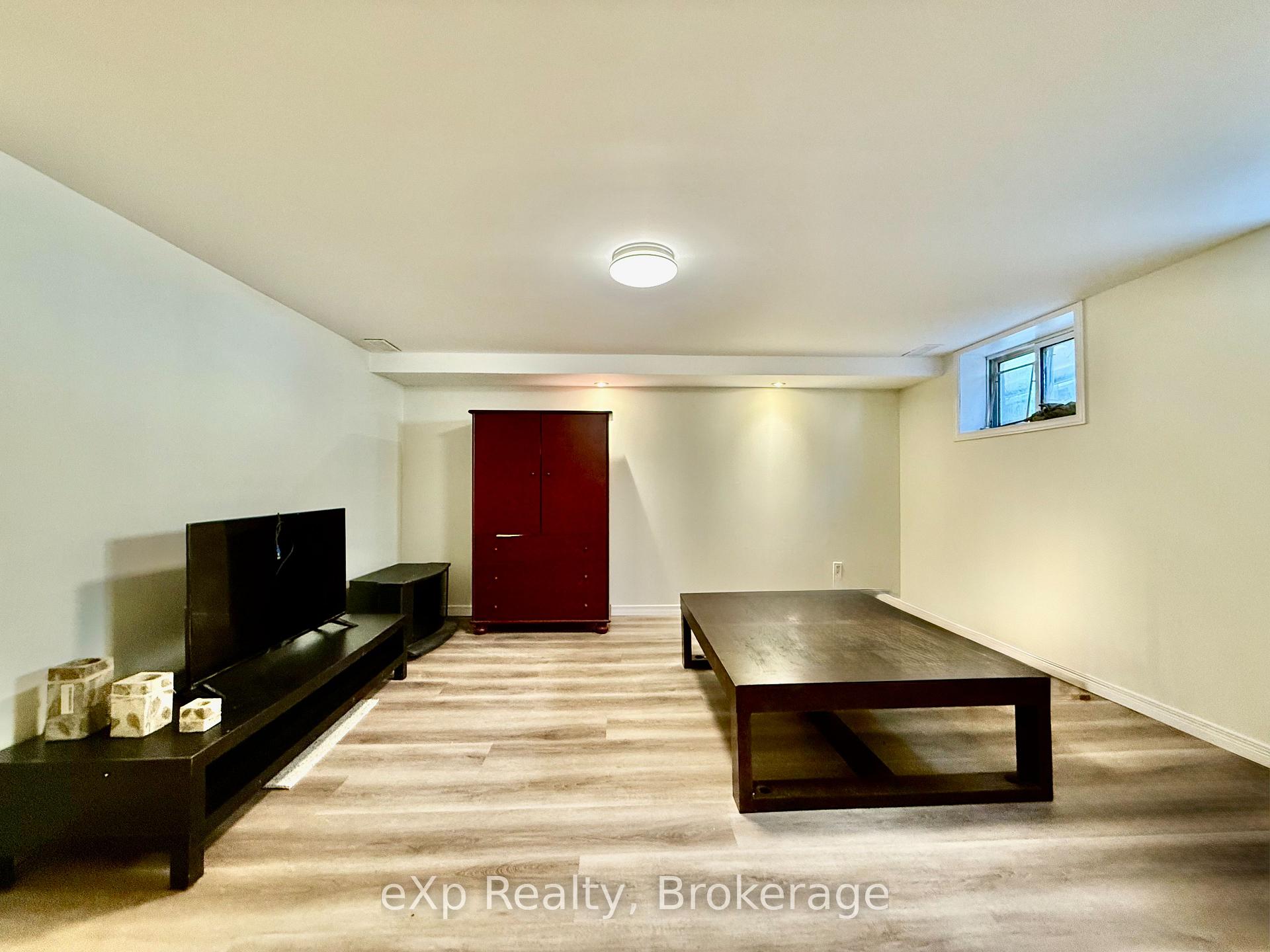 Photo 13 of 152 Kehl Street, Kitchener — HOMEH