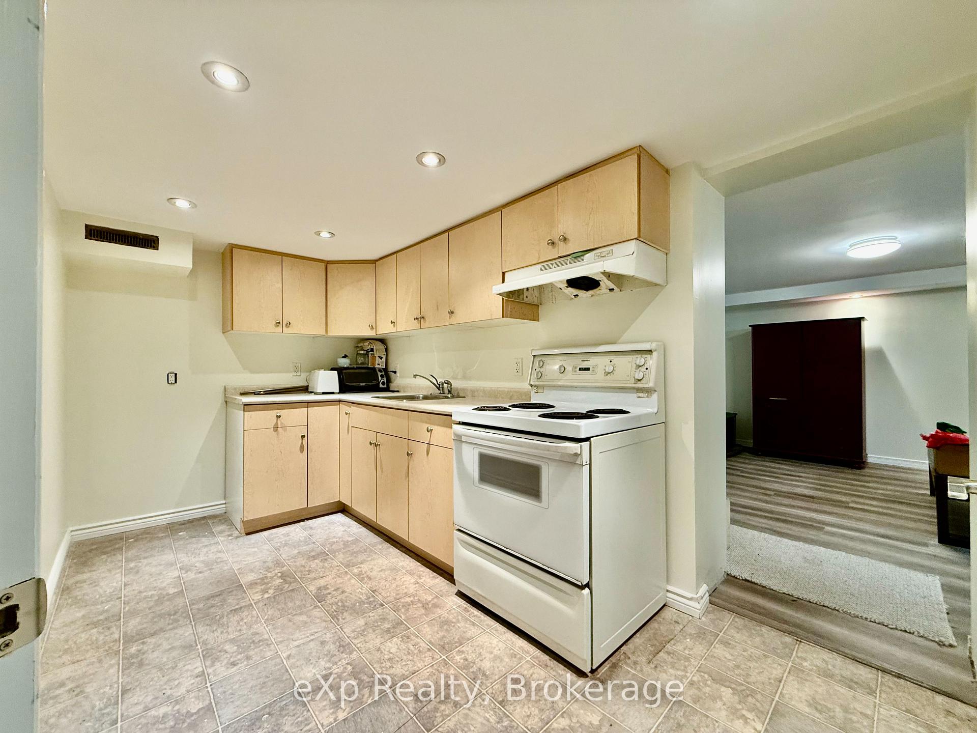 Photo 15 of 152 Kehl Street, Kitchener — HOMEH