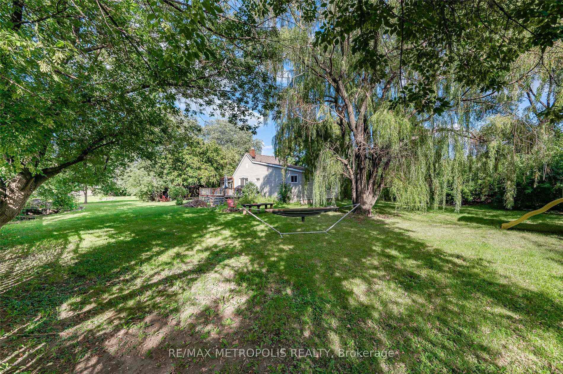 Photo 4 of 719 Knox Avenue, Hamilton, Parkview — HOMEH