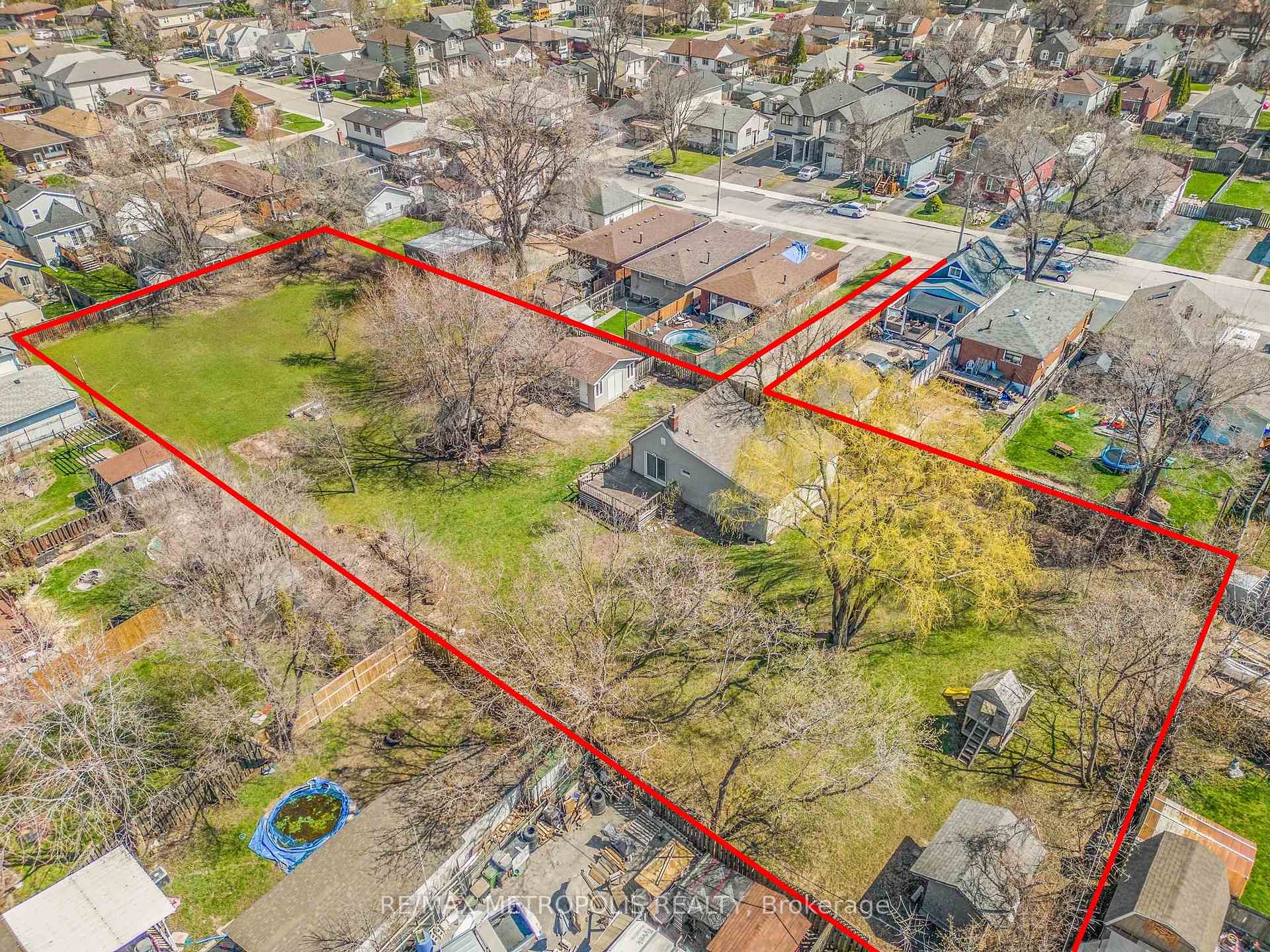 Photo 5 of 719 Knox Avenue, Hamilton, Parkview — HOMEH