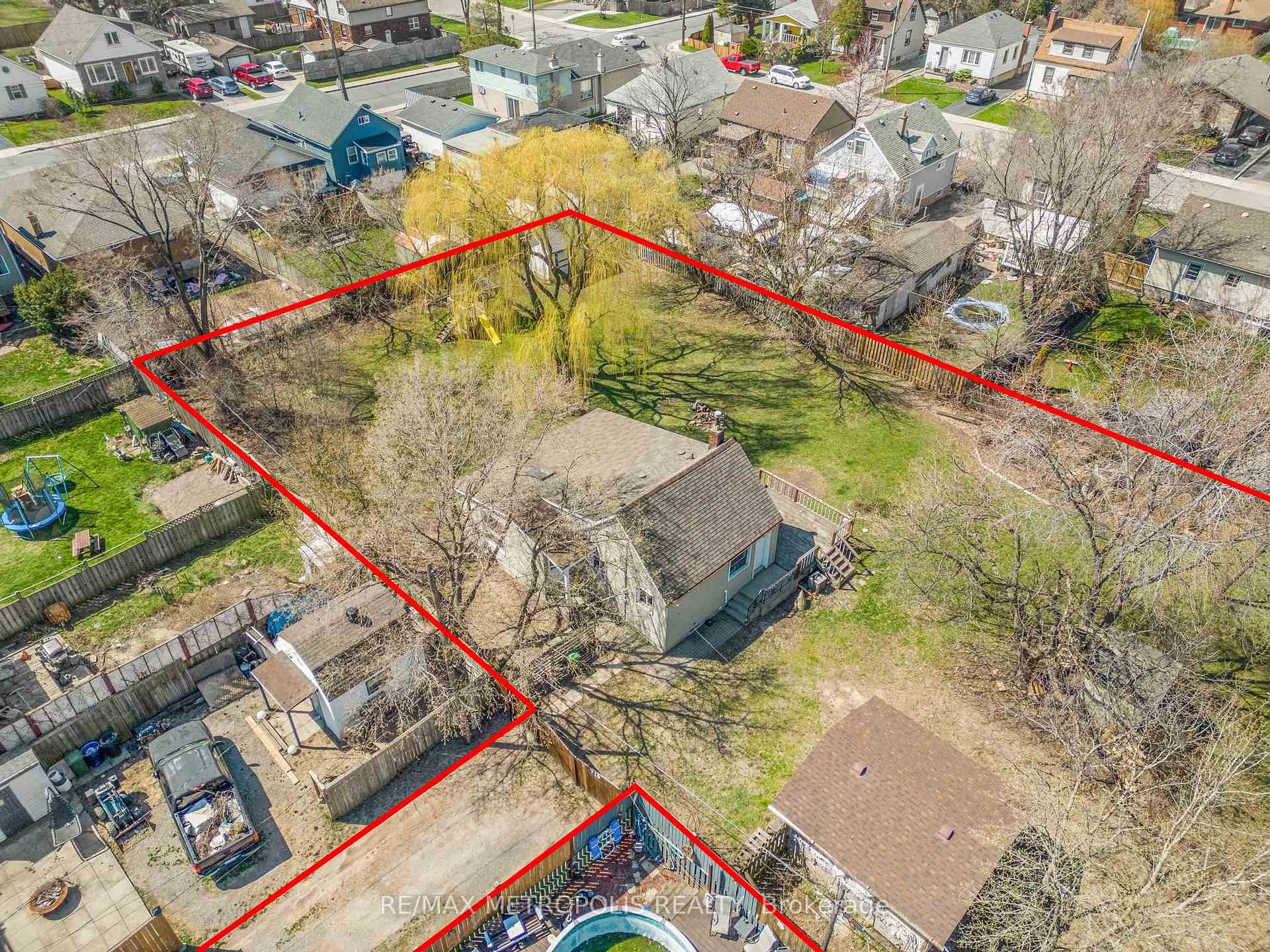 Photo 6 of 719 Knox Avenue, Hamilton, Parkview — HOMEH