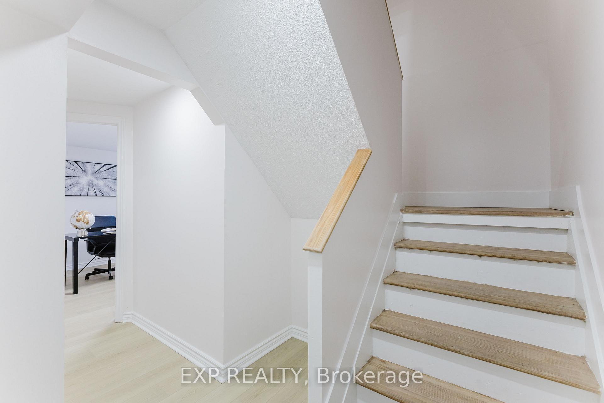 Photo 32 of 91 Penfield Drive, Ottawa, Kanata - Beaverbrook — HOMEH