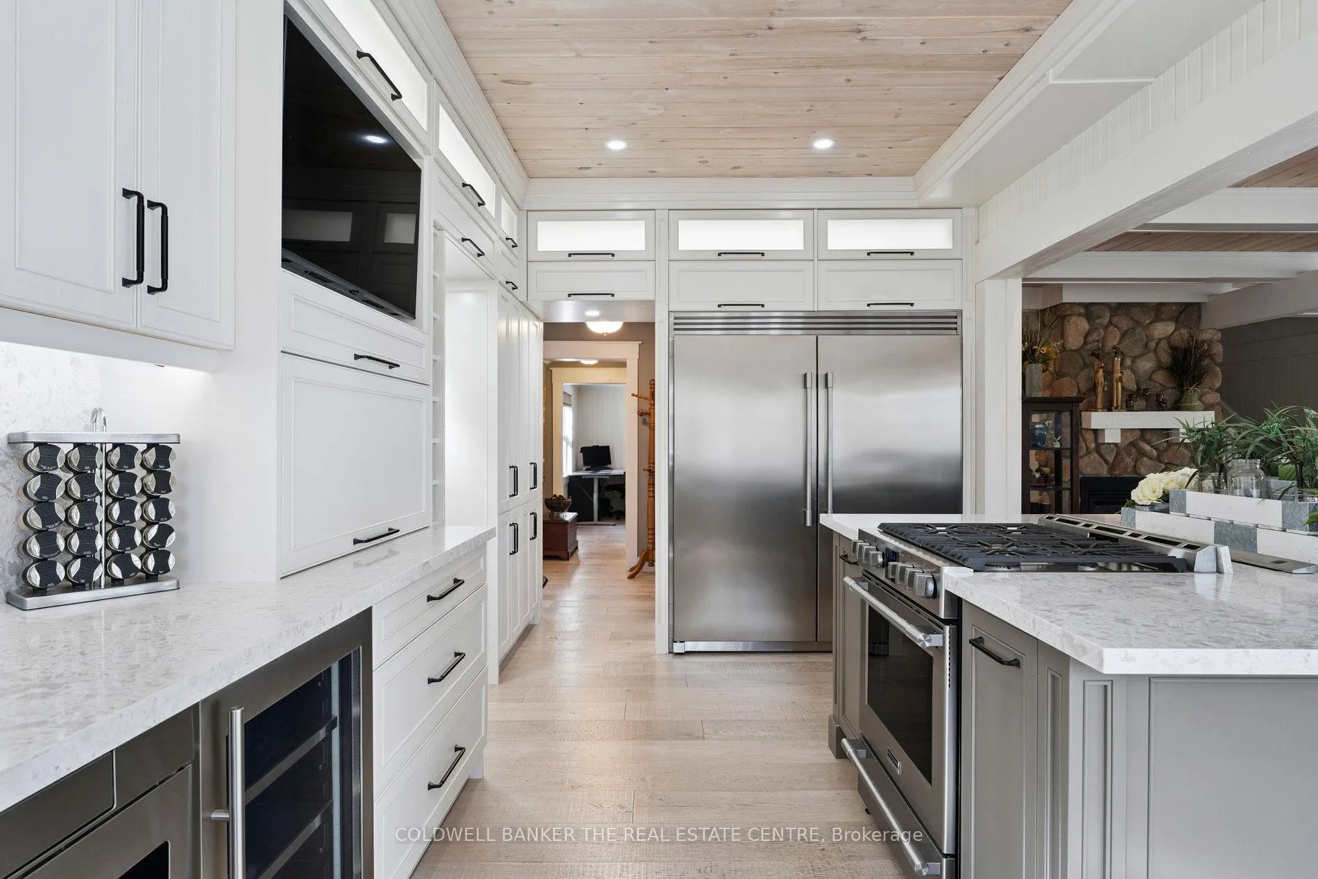 Photo 5 of 1099 Stoney Point Road, Innisfil, Rural Innisfil — HOMEH