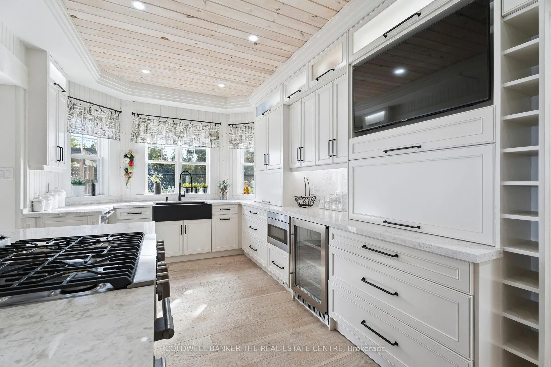 Photo 6 of 1099 Stoney Point Road, Innisfil, Rural Innisfil — HOMEH
