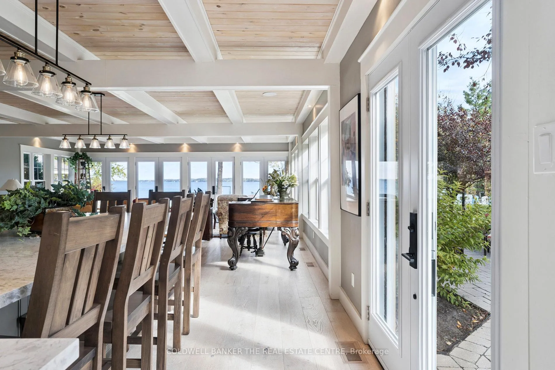 Photo 10 of 1099 Stoney Point Road, Innisfil, Rural Innisfil — HOMEH