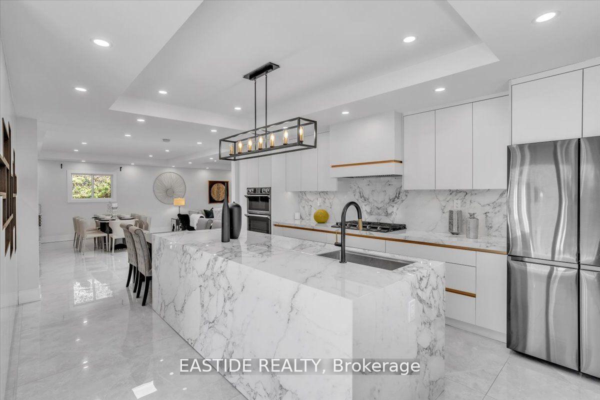 Photo 9 of 80 Sprucewood Drive, Markham, Thornhill — HOMEH