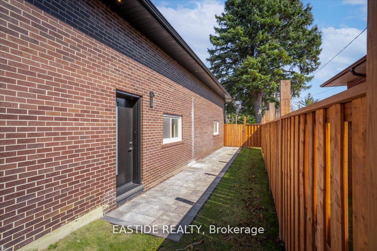 Photo 33 of 80 Sprucewood Drive, Markham, Thornhill — HOMEH