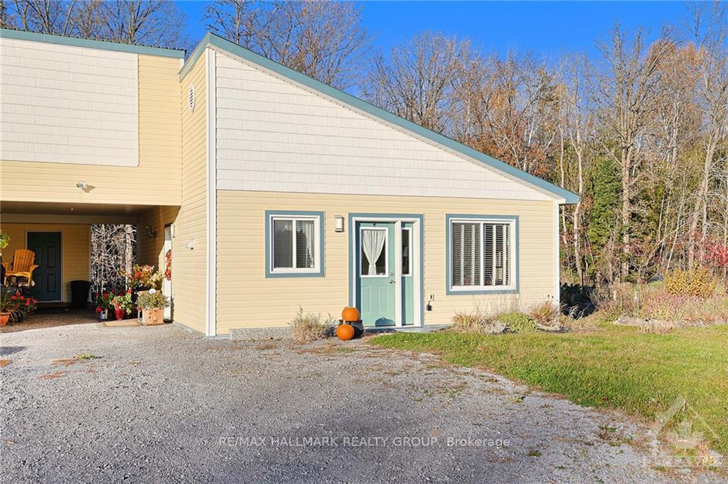 Photo 5 of 896 Flat Rapids Road, McNab/Braeside, Mcnab/Braeside Twps — HOMEH