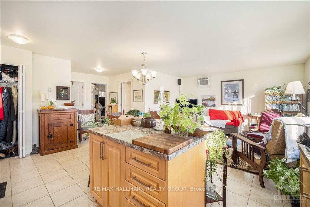 Photo 16 of 896 Flat Rapids Road, McNab/Braeside, Mcnab/Braeside Twps — HOMEH
