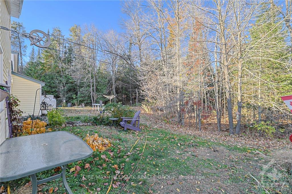 Photo 24 of 896 Flat Rapids Road, McNab/Braeside, Mcnab/Braeside Twps — HOMEH