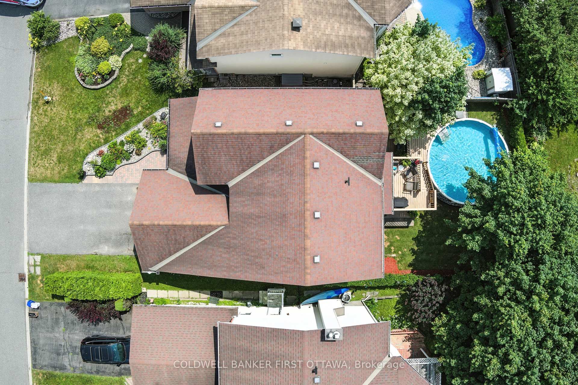 Photo 4 of 9 Kluane Ridge, Ottawa, Kanata - Bridlewood — HOMEH