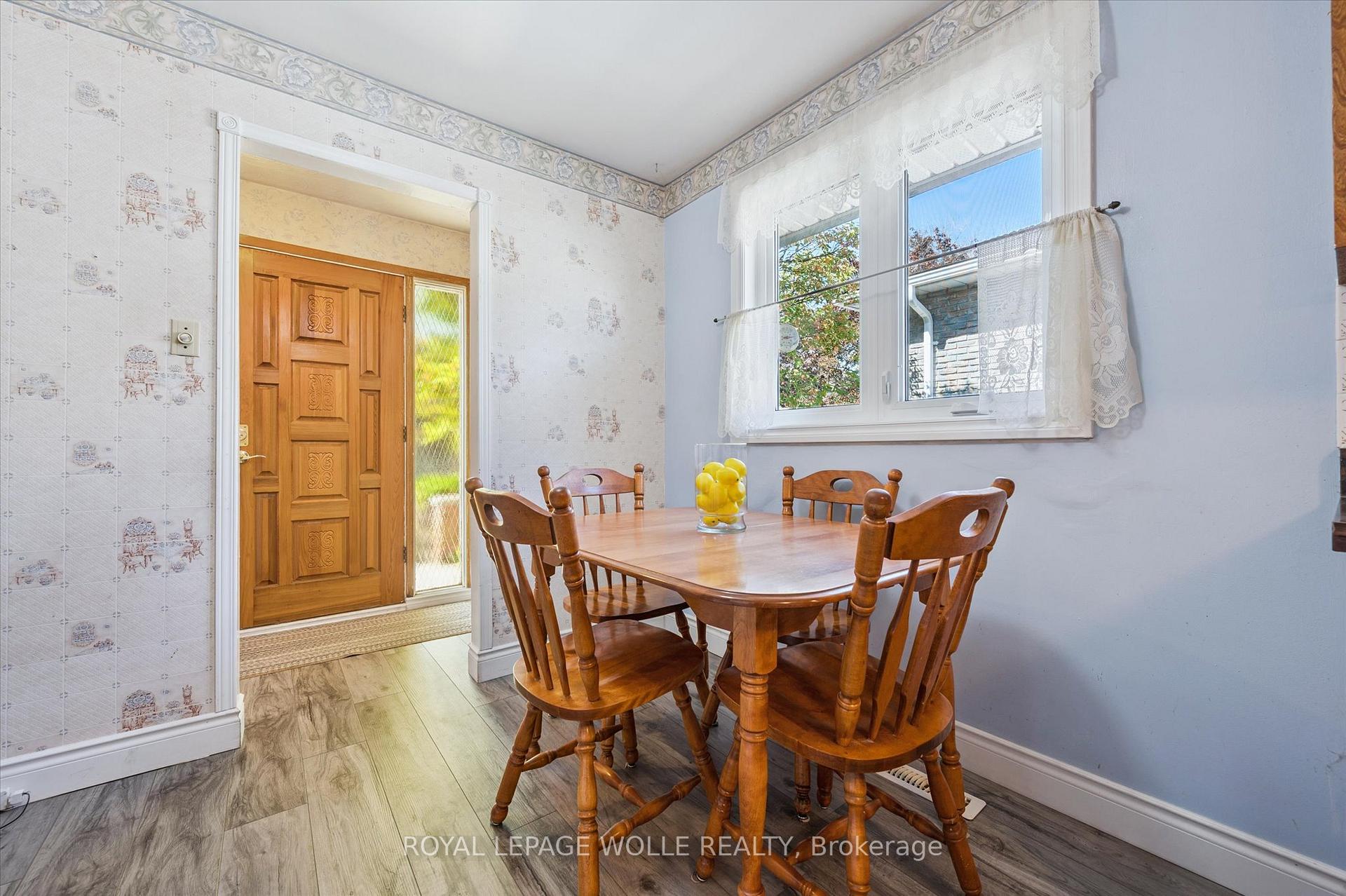 Photo 9 of 376 Westwood Drive, Kitchener — HOMEH