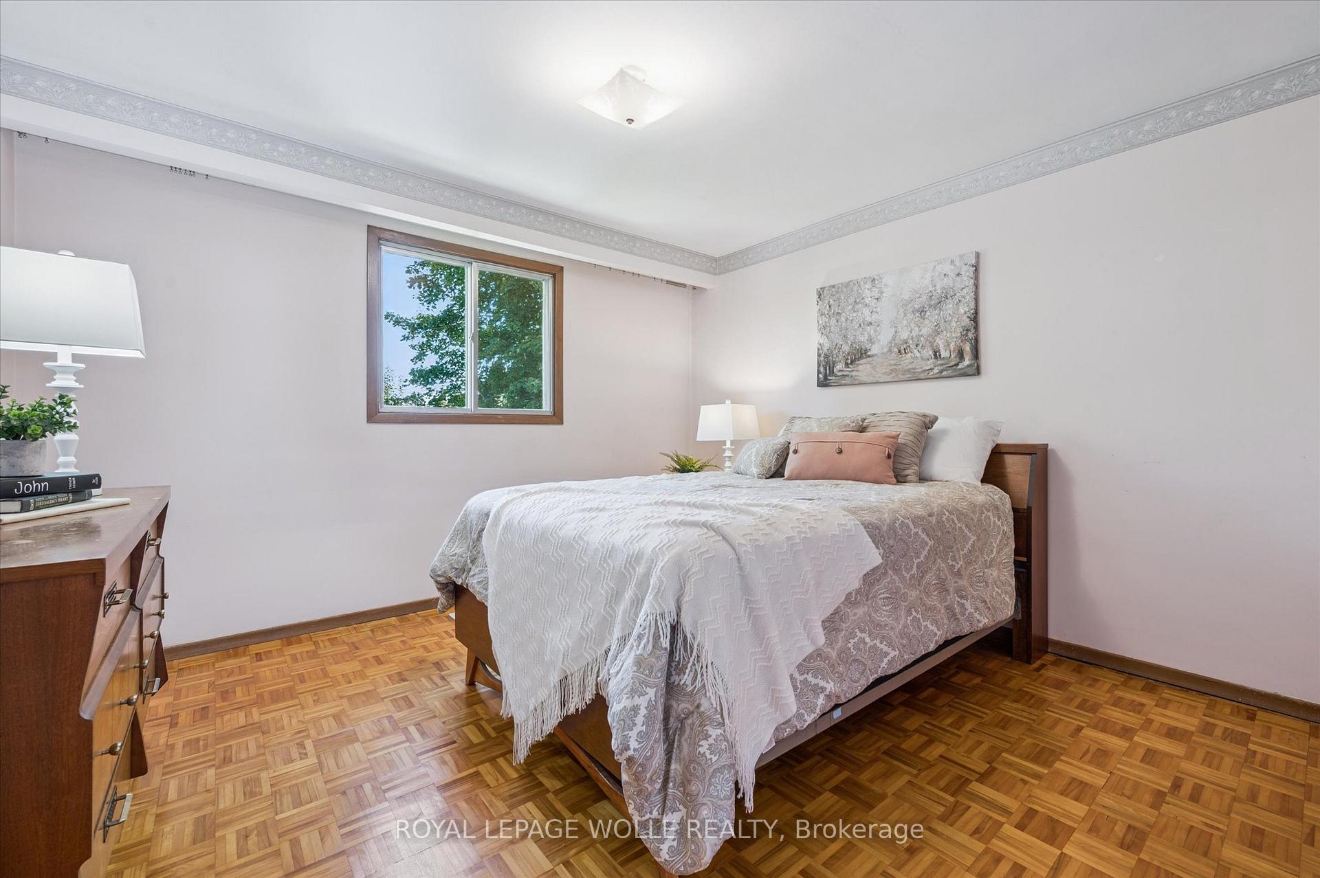 Photo 13 of 376 Westwood Drive, Kitchener — HOMEH