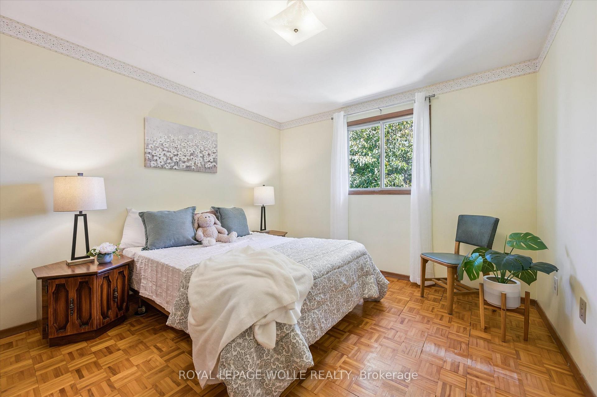 Photo 15 of 376 Westwood Drive, Kitchener — HOMEH