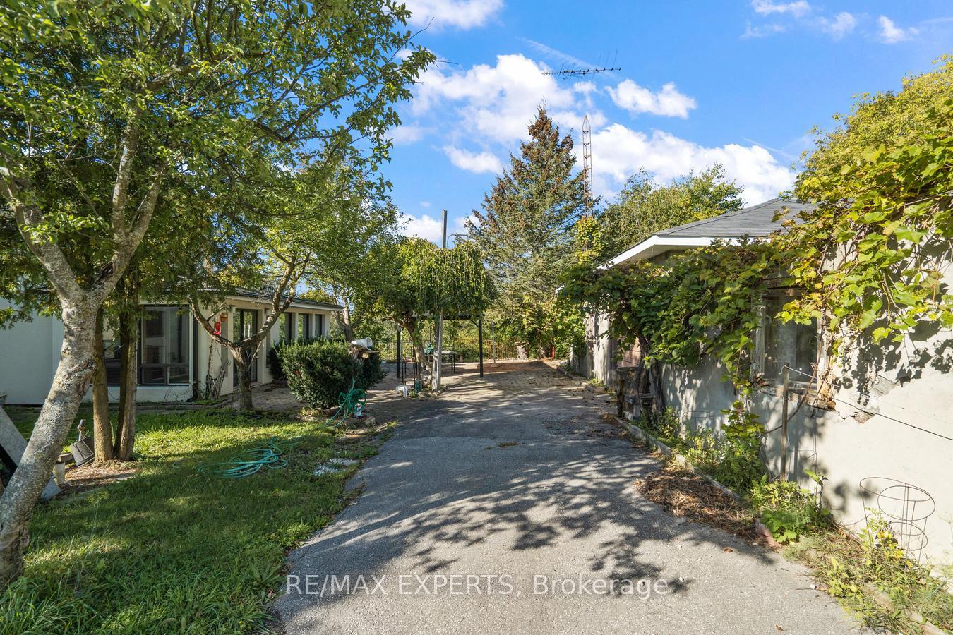 Photo 23 of 14449 Jane Street, King, Rural King — HOMEH