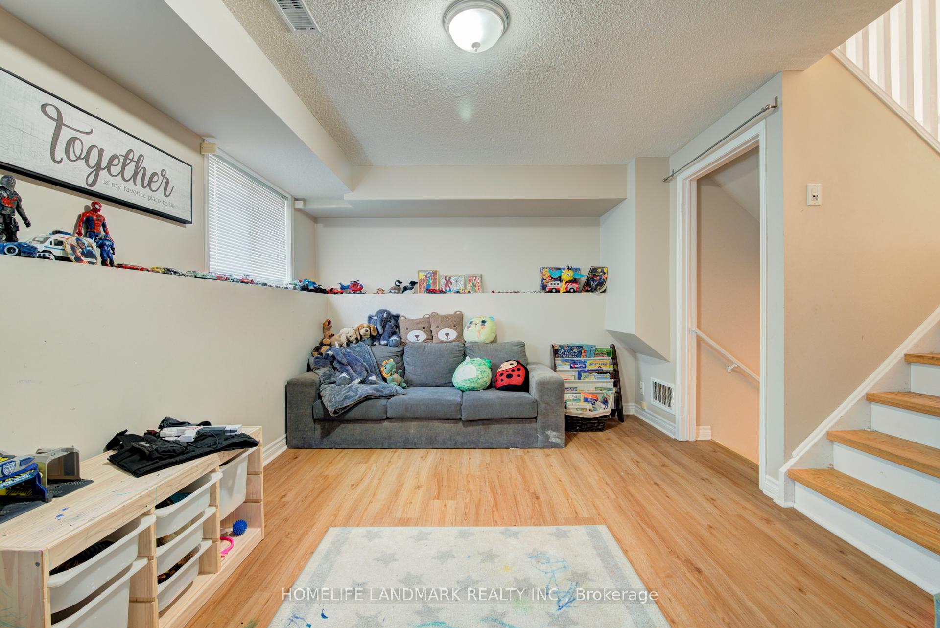 Photo 29 of 164 Brian Boulevard, Hamilton, Waterdown — HOMEH