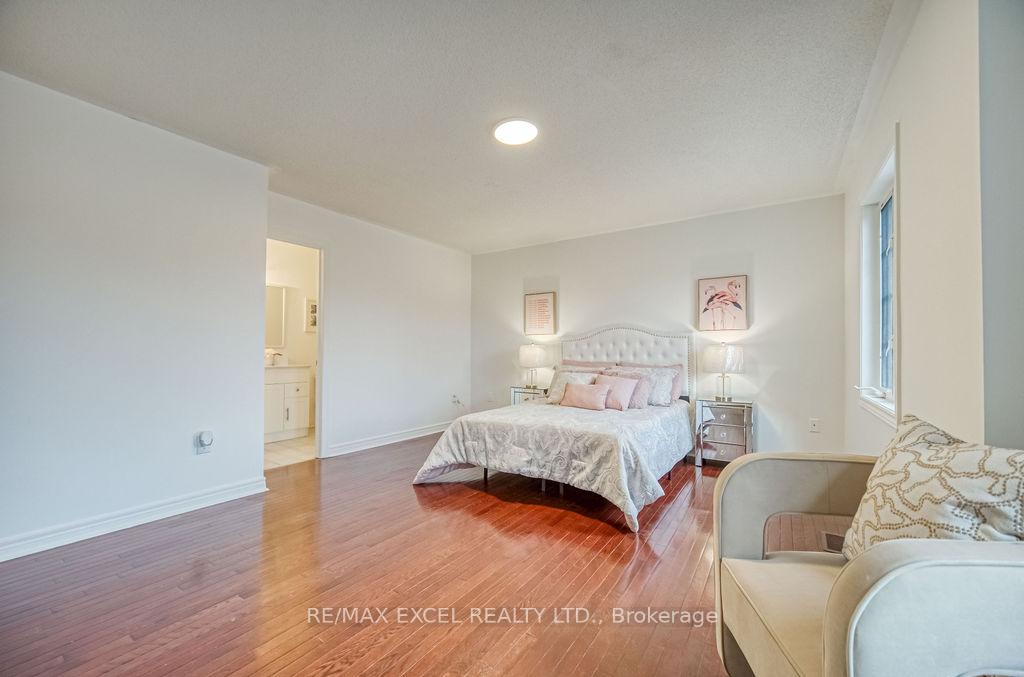Photo 31 of 316 Williamson Road, Markham, Greensborough — HOMEH