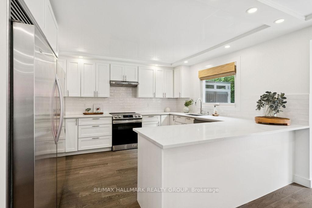 Photo 12 of 26 Collingwood Crescent, Ottawa, Kanata - Morgan's Grant/South March — HOMEH