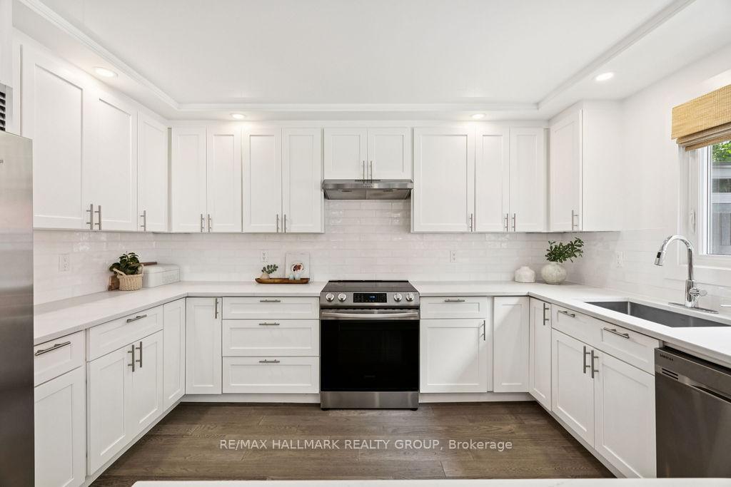 Photo 13 of 26 Collingwood Crescent, Ottawa, Kanata - Morgan's Grant/South March — HOMEH