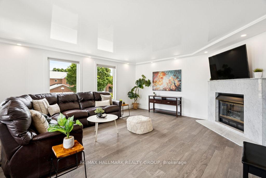 Photo 18 of 26 Collingwood Crescent, Ottawa, Kanata - Morgan's Grant/South March — HOMEH