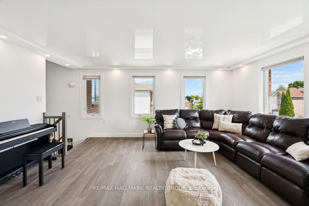Photo 19 of 26 Collingwood Crescent, Ottawa, Kanata - Morgan's Grant/South March — HOMEH