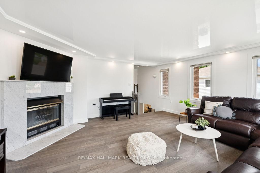 Photo 20 of 26 Collingwood Crescent, Ottawa, Kanata - Morgan's Grant/South March — HOMEH