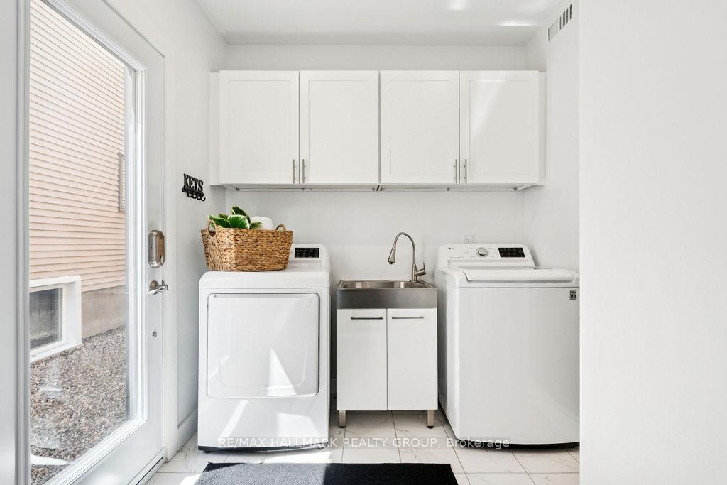 Photo 21 of 26 Collingwood Crescent, Ottawa, Kanata - Morgan's Grant/South March — HOMEH
