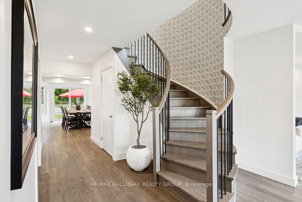 Photo 23 of 26 Collingwood Crescent, Ottawa, Kanata - Morgan's Grant/South March — HOMEH