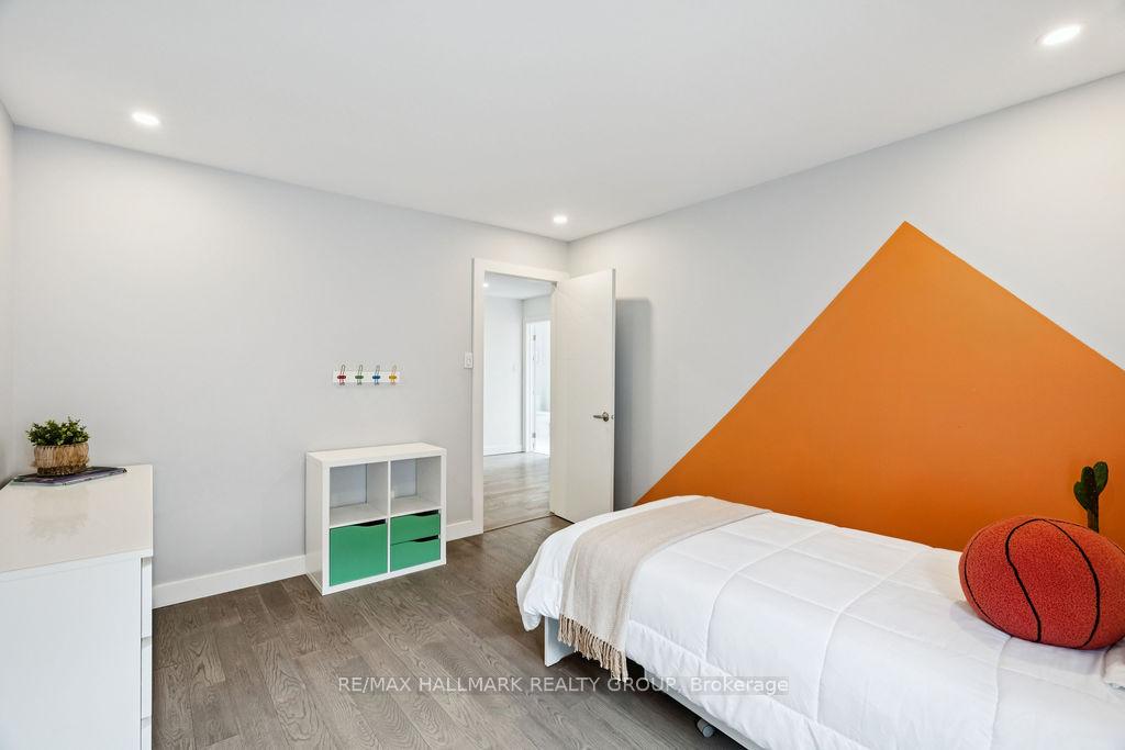 Photo 32 of 26 Collingwood Crescent, Ottawa, Kanata - Morgan's Grant/South March — HOMEH