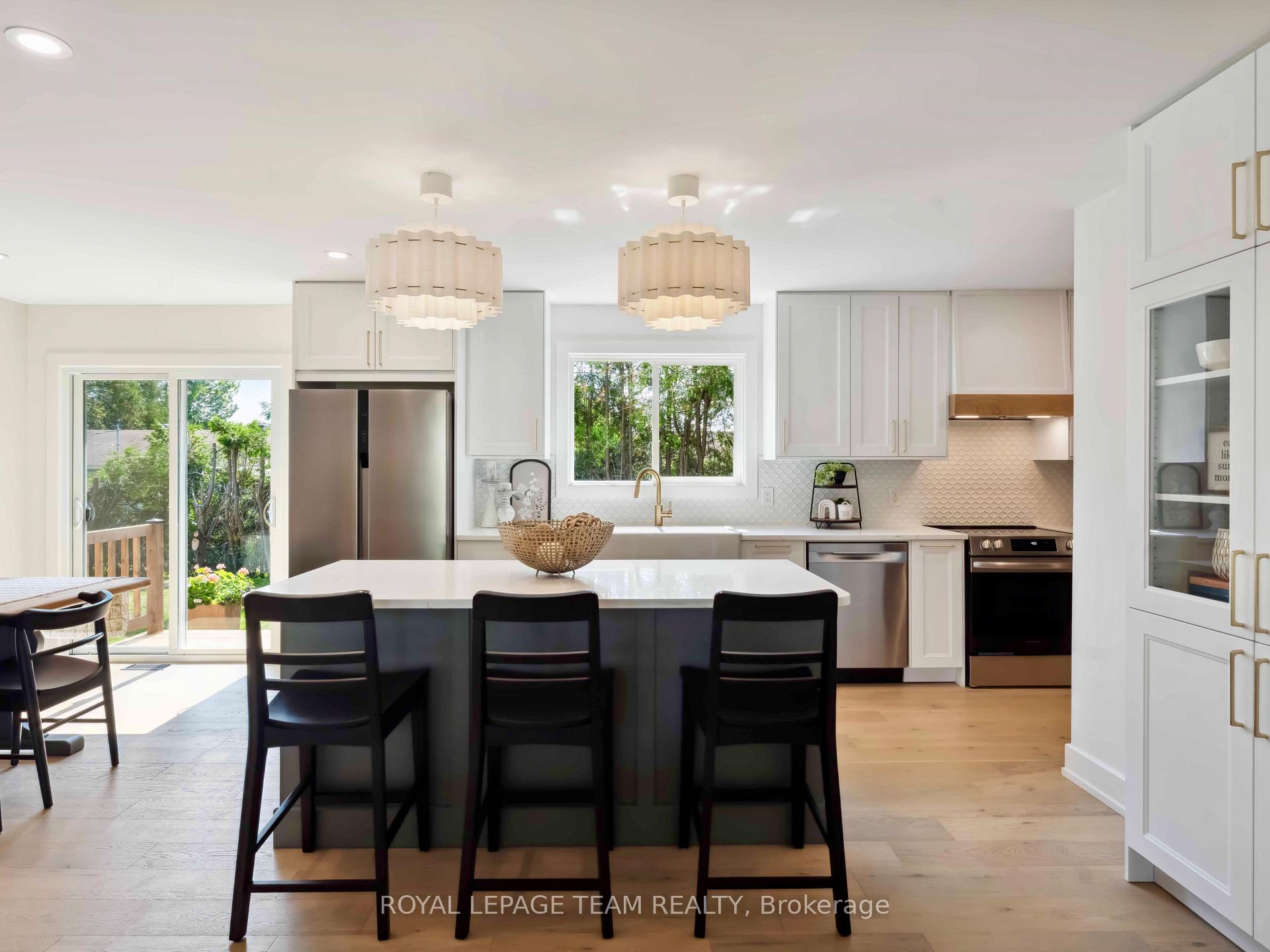 Photo 10 of 5282 Hillcrest Drive, Ottawa, Manotick Long Island & Nicholls Island — HOMEH