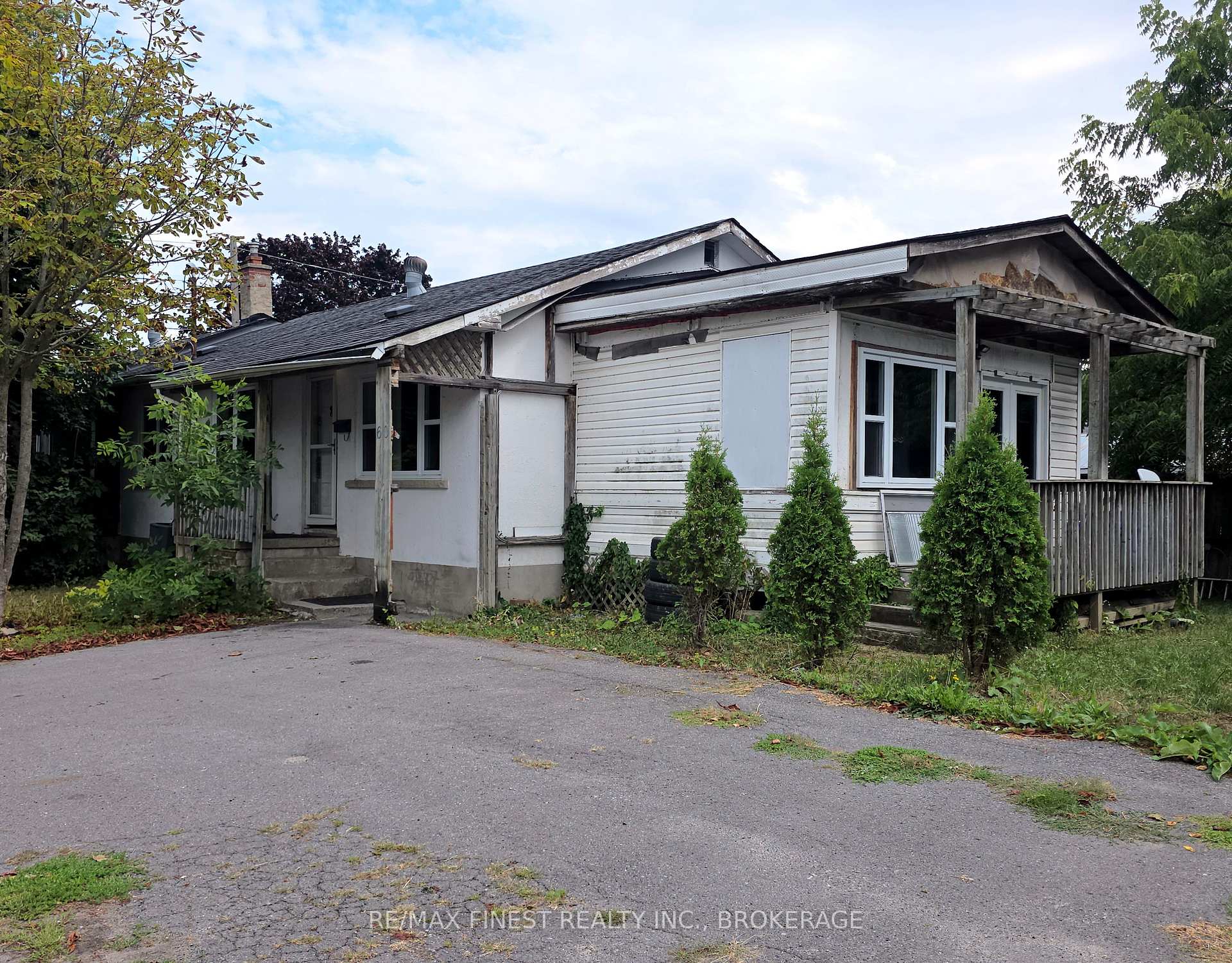 Photo 2 of 606 Brock Street, Kingston, Central City East — HOMEH
