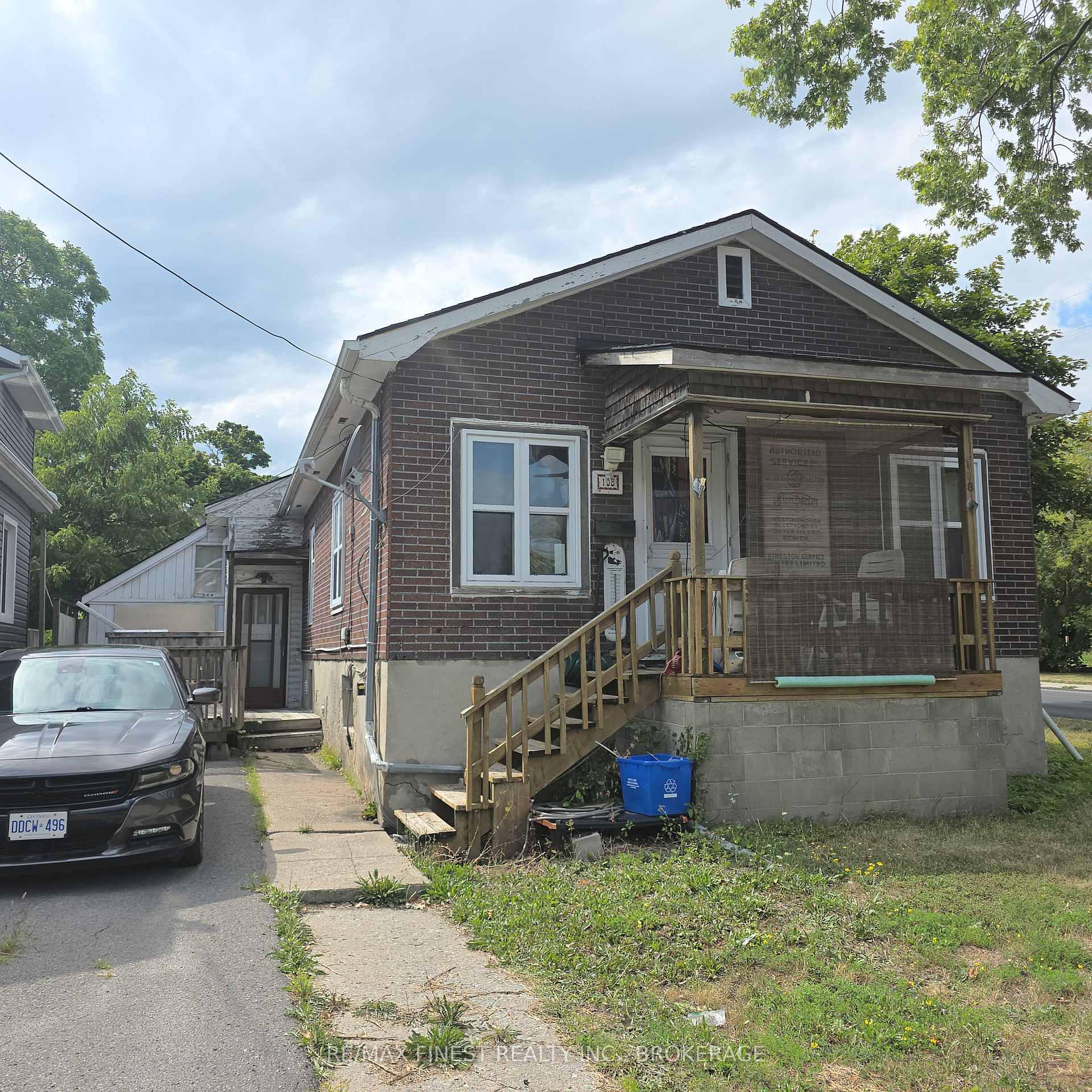 Photo 3 of 606 Brock Street, Kingston, Central City East — HOMEH