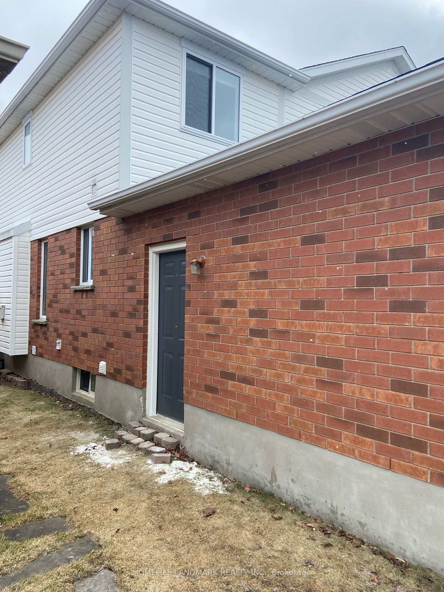 Photo 2 of Unit Lower Unit, 67 Burnaby Crescent, Kitchener — HOMEH