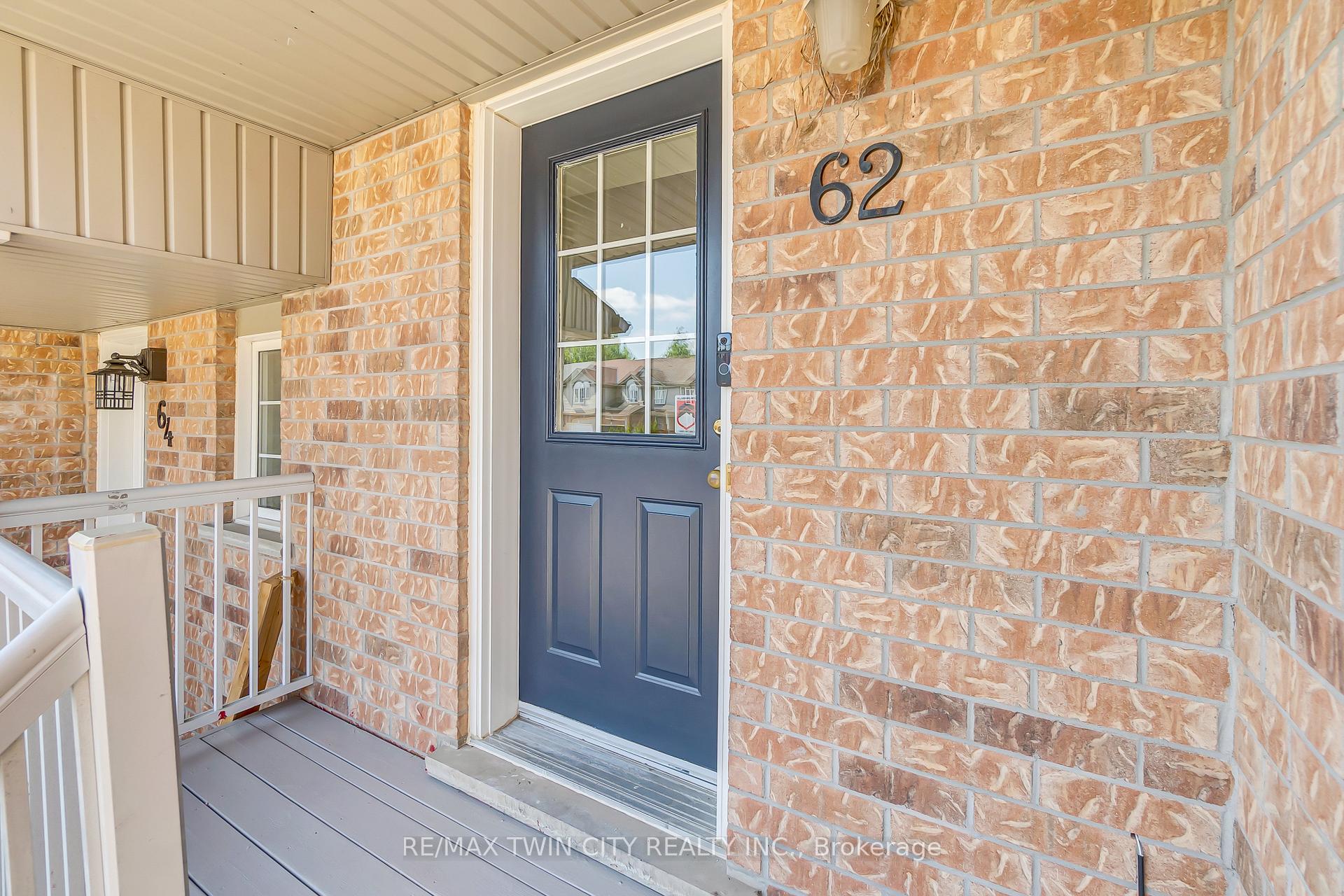 Photo 3 of 62 Foxglove Crescent, Kitchener — HOMEH