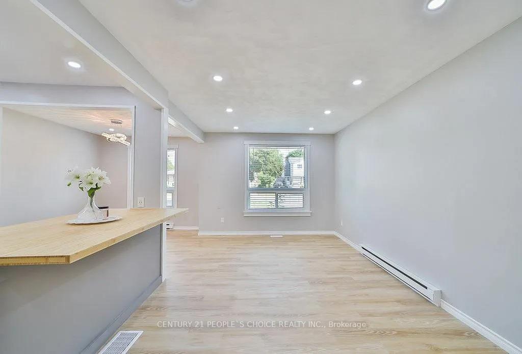 Photo 2 of 189 Bechtel Drive, Kitchener — HOMEH