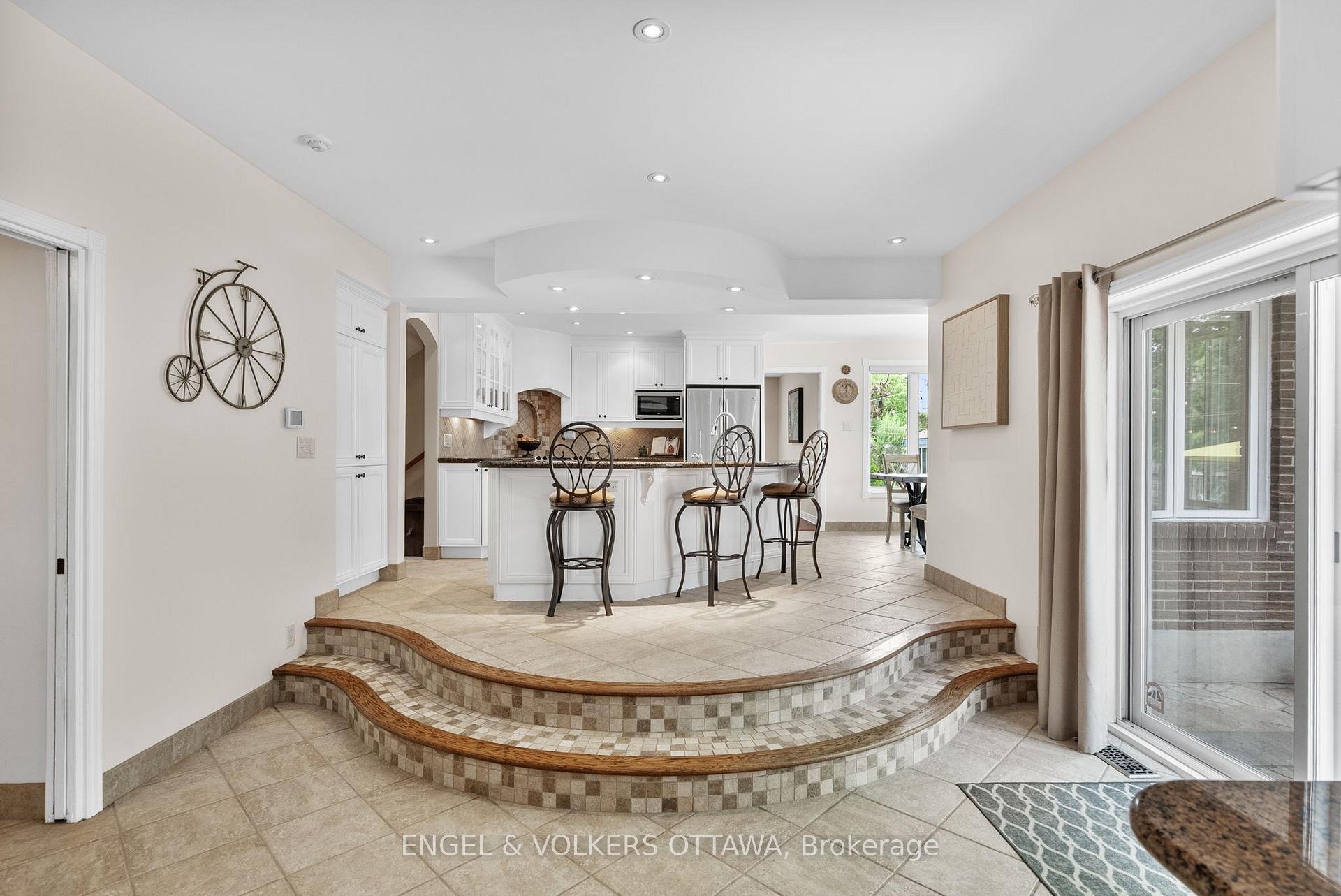 Photo 9 of 1089 Island View Drive, Ottawa, Manotick South to Roger Stevens — HOMEH