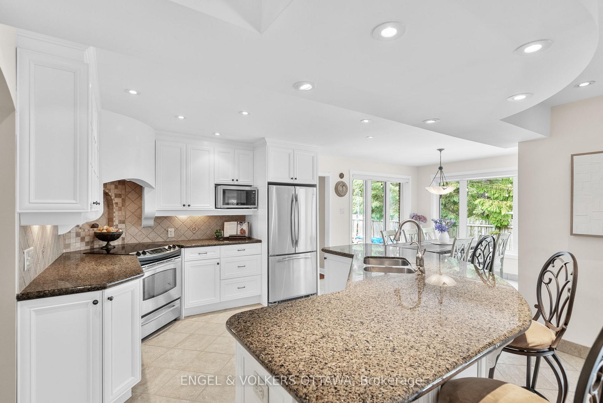 Photo 10 of 1089 Island View Drive, Ottawa, Manotick South to Roger Stevens — HOMEH