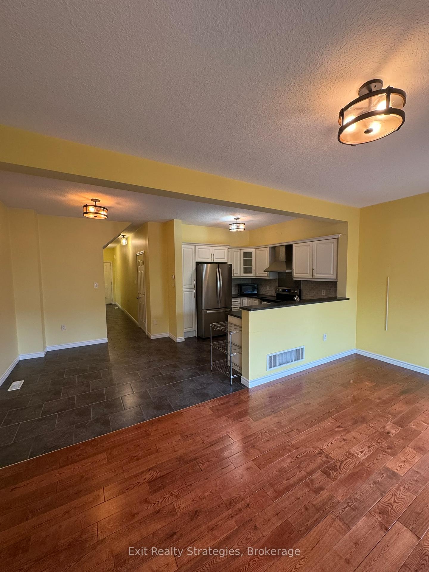 Photo 4 of Unit 8, 9 Hampton Brook Way, Hamilton, Mount Hope — HOMEH